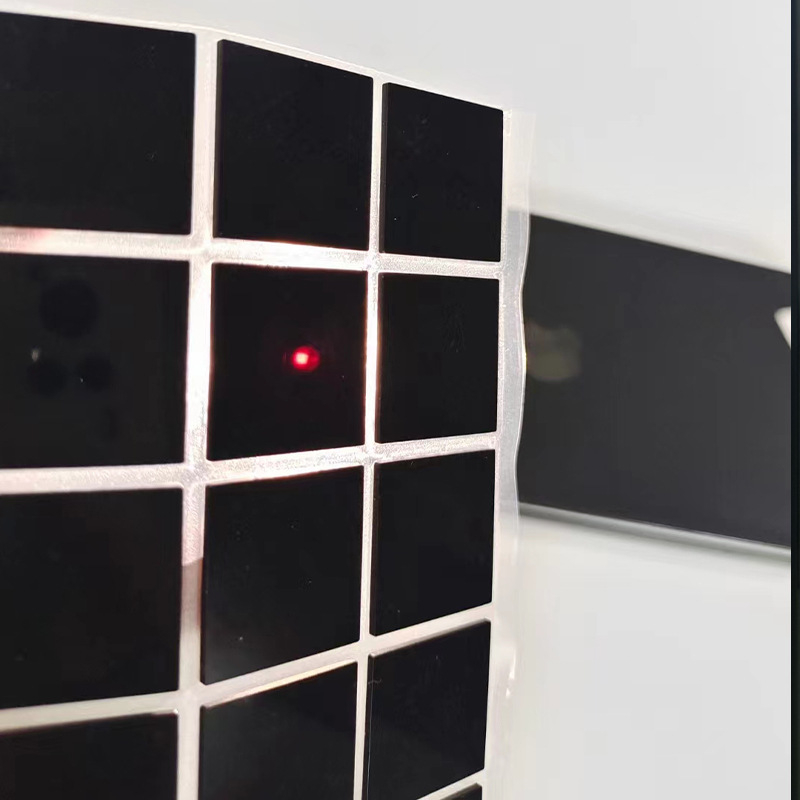 Инфрачервен филтър панел за оборудване, изработен от акрилна плоча и поликарбонат; блокира видима светлина и пропуска инфрачервено.