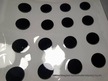 Filtr na tlmenie infračerveného a viditeľného svetla, Model H.w.b, čierne sklo, prispôsobiteľný tvar, prispôsobiteľná hrúbka, pre zdroje infračervenej svetla