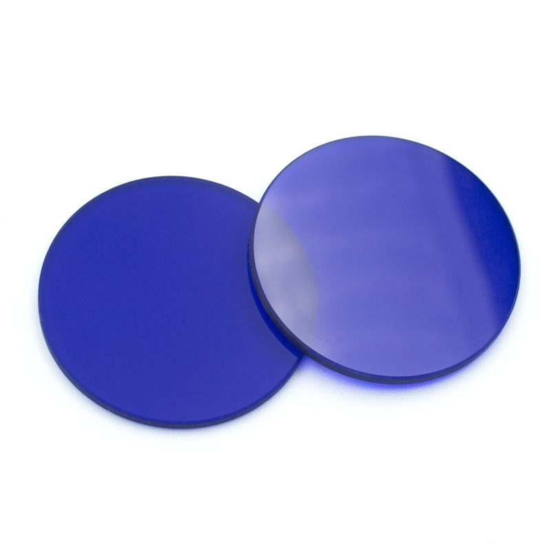 QB1-39 Filter od stakla s apsorpcijom plavo-cijan boje, raspon 300–1060 nm, tonirano optičko staklo leća