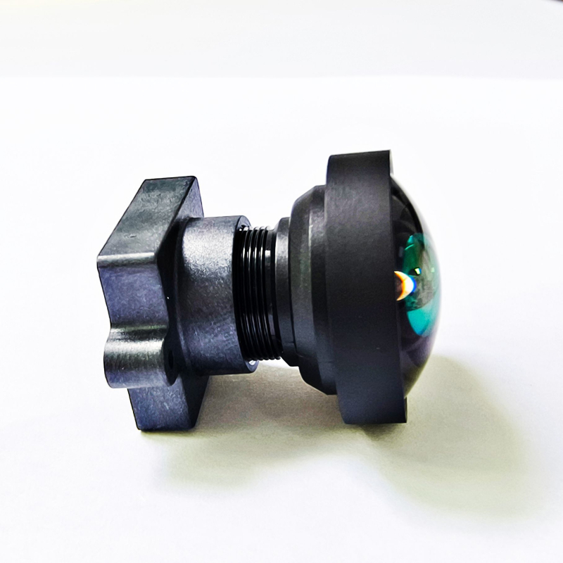 Фиксиран фокус обектив, ултраширок ъгъл 145°, фокусно разстояние 1.1 мм, максимална бленда f/2.6, диаметър филтъра φ22