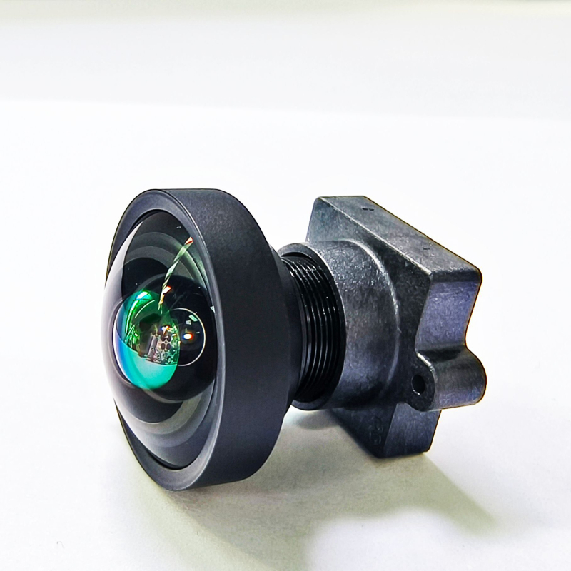 Фиксиран фокус обектив, ултраширок ъгъл 145°, фокусно разстояние 1.1 мм, максимална бленда f/2.6, диаметър филтъра φ22