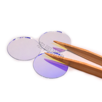 Уред за обезкосмяване с покрит филтър и ултра-тесен филтър, ширина на лентата 10 nm, пропускливост 97%