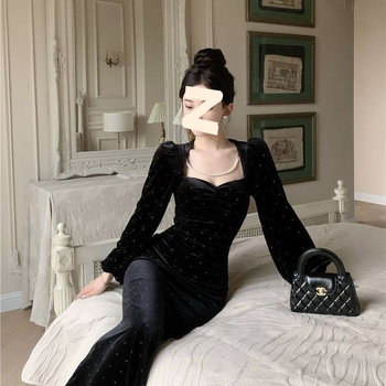 Haljina od baršuna, Hepburn stil, kvadratan izrez, dugi puffani rukavi, riblja rep