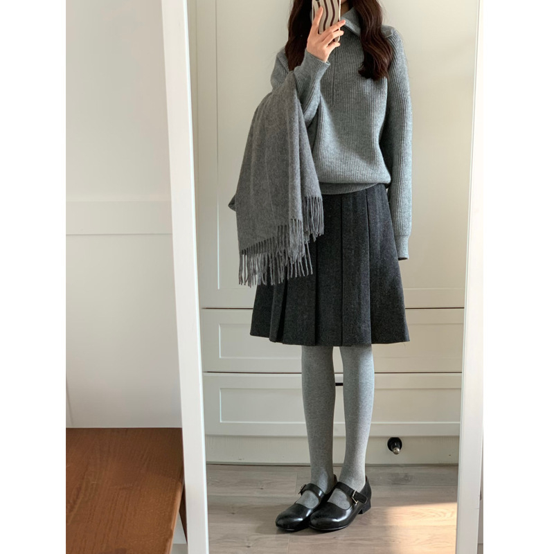 Plisirana suknja srednje duljine, poliester, školski stil, mikroelastična