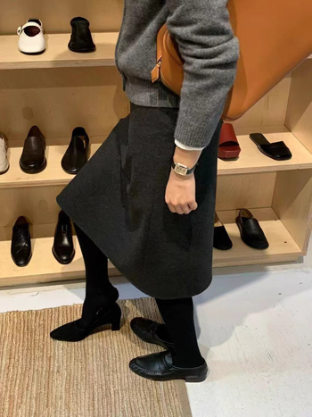 Jednobojna vunena suknja srednje duljine, 30-50% vuna, korejsko-japanski opušten stil