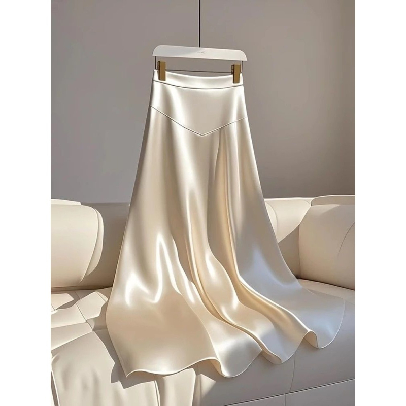 A-vonalú hosszú szoknya, szatén poliészterből, 2025 nyár