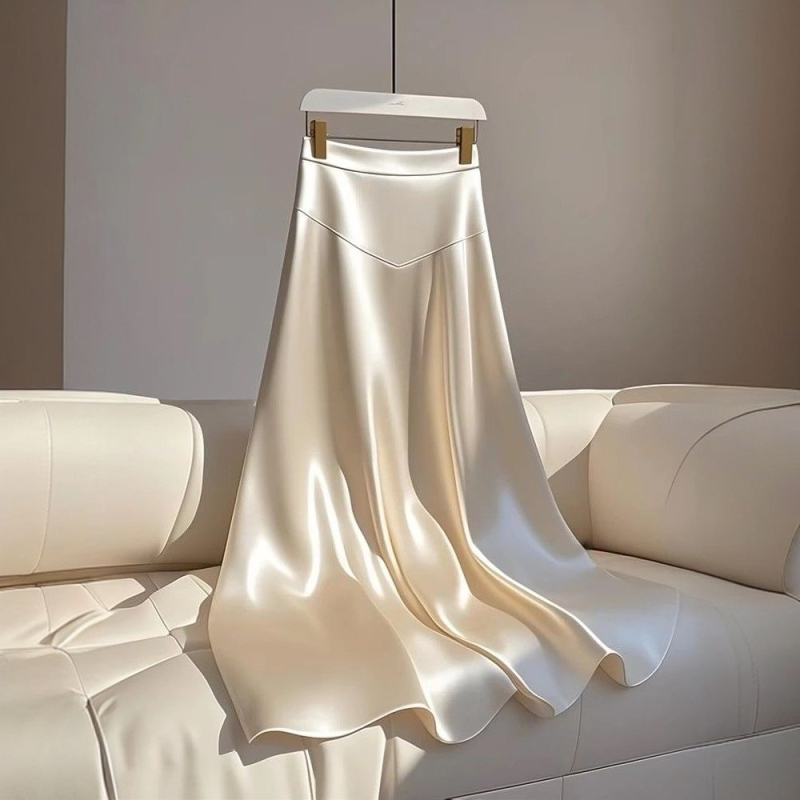 A-vonalú hosszú szoknya, szatén poliészterből, 2025 nyár