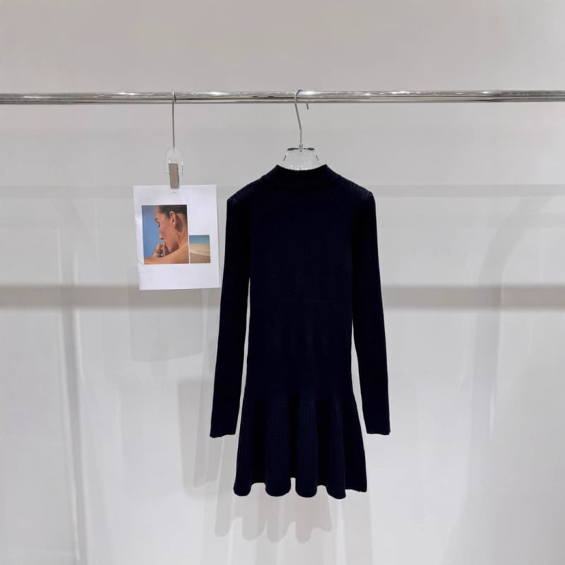 Pletena midi haljina s dugim rukavima, okrugli izrez, srednji pojas, poliester materijal, literarno retro stil