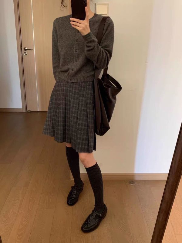 Fustă plisată A-line, lungime midi, model carouri, material din amestec de bumbac, panouri cusute, elasticitate fină, iarna 2024, stil office