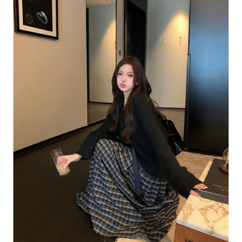 A-vonalú midi szoknya kockás mintával, magas derekú, poliészter