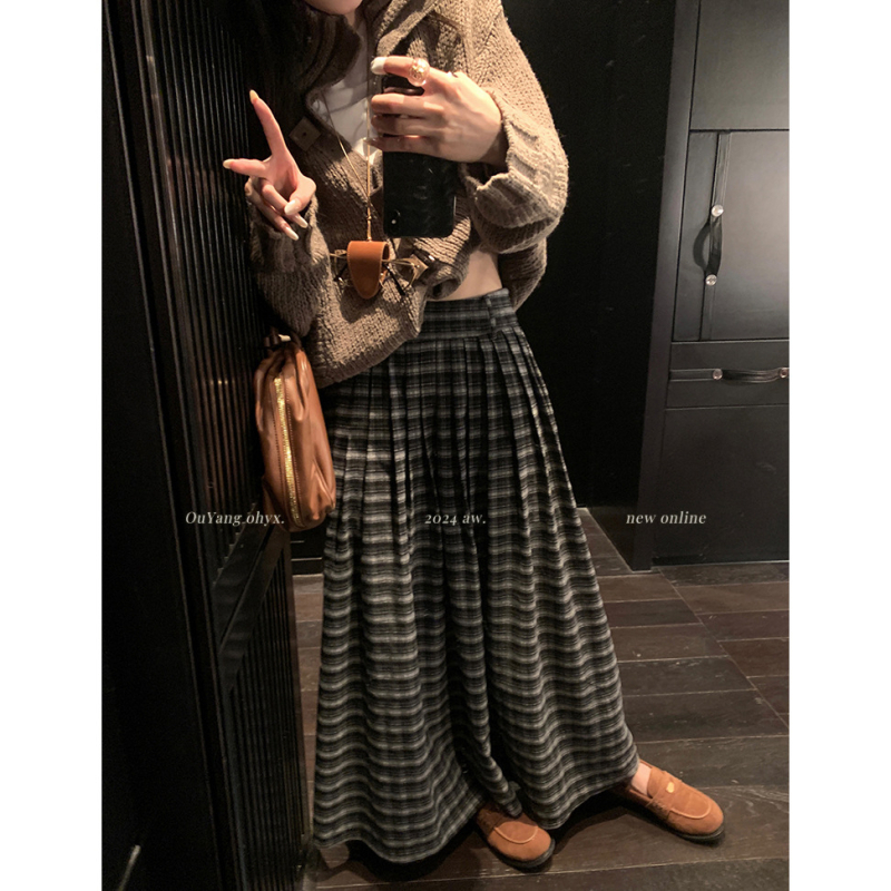 A-vonalú midi szoknya kockás mintával, magas derekú, poliészter