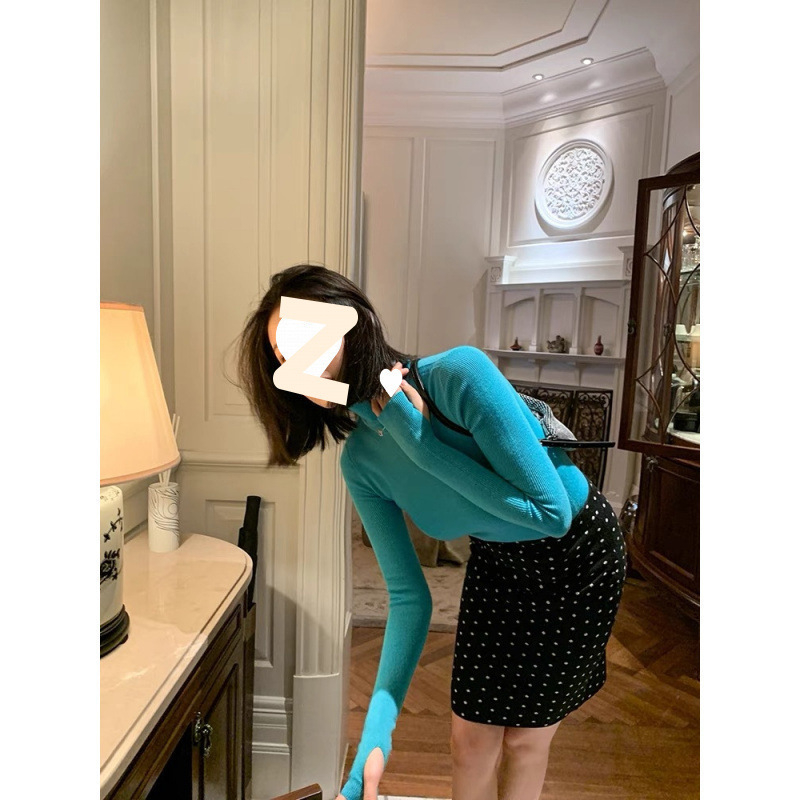 Средно дълга пола с ханш, модел вълнообразни точки, полиестерова материя, микроеластичност, пролет 2025, градски стил