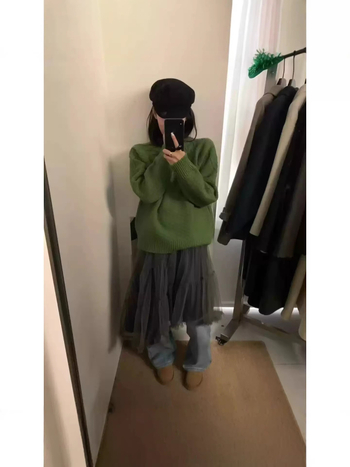 Hálós anyagból készült cake szoknya, középméretű hossz, összeillesztett varrás, enyhe nyúlás