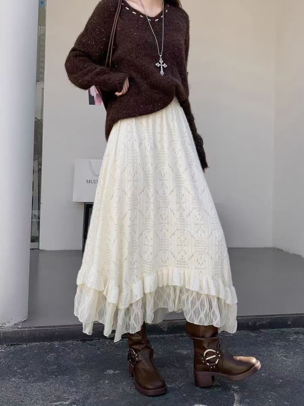 Čipkasta elegancija: romantična teksturna patchwork čipka midi suknja s A-linijom i nepravilnom duljinom