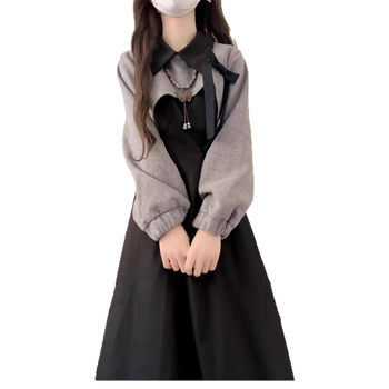 Rochie cu mâneci lungi, guler polo, croială în A, material poliester