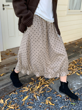 Fustă lungă în croială pe șolduri, cu model cu puncte în valuri, amestec poliester-lână, croială prin colaj, micro-elastică, stil elegant pentru mers zilnic, Colecția de iarnă 2025