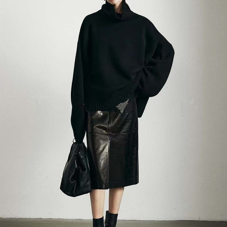 Fustă din piele de miel adevărată, stil urban, lungime medie, croială dreaptă cu deschidere frontală