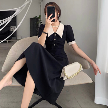 Haljina inspirirana Hepburn stilom, elegantna silueta, V-izrez, visoki pojas, plisirana midi haljina, poliesterska, jednobojna, šivanje kolaga
