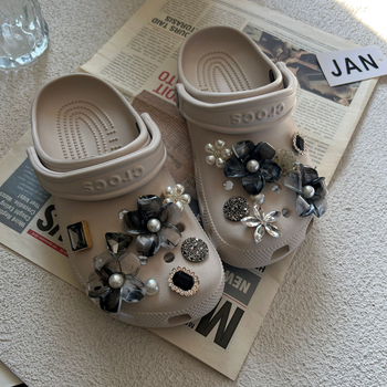 Декоративна обувна катарама – Модел: Ink Diamond Flowers; Перли и кристали; Подходяща за сандали, ежедневни обувки, пантофи; Марка: Made by hand