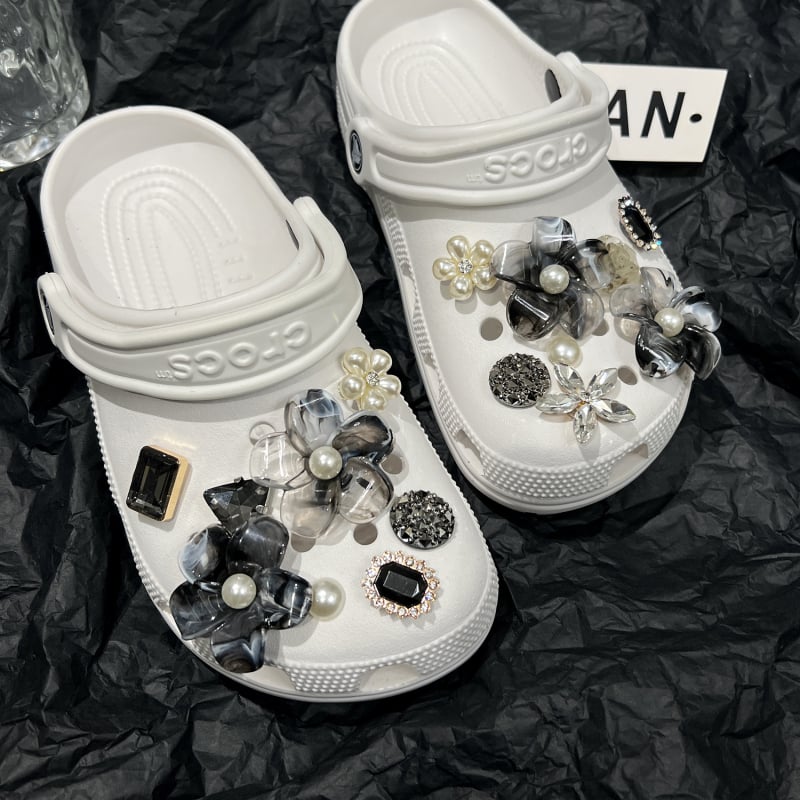 Декоративна обувна катарама – Модел: Ink Diamond Flowers; Перли и кристали; Подходяща за сандали, ежедневни обувки, пантофи; Марка: Made by hand