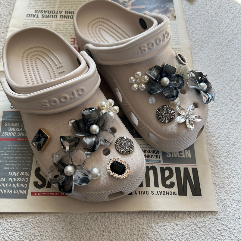 Декоративна обувна катарама – Модел: Ink Diamond Flowers; Перли и кристали; Подходяща за сандали, ежедневни обувки, пантофи; Марка: Made by hand