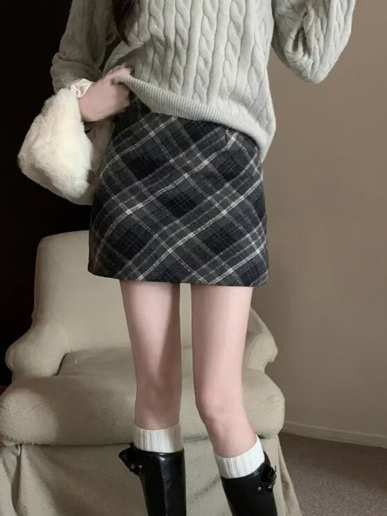 A-vonalú kockás szoknya, poliészter 95%+, retro stílus, téli szezon 2023