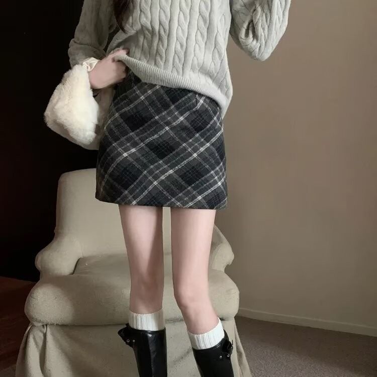 A-vonalú kockás szoknya, poliészter 95%+, retro stílus, téli szezon 2023