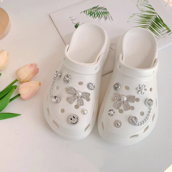 Обувни украси със свалящо се цветче и катарама, серия Smiley, модел H-159, подходящи за спортни обувки, чехли и други, за сезоните пролет, лято, есен, зима