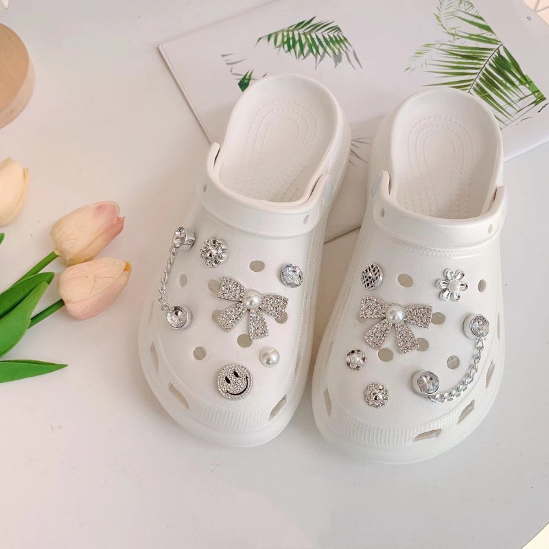 Обувни украси със свалящо се цветче и катарама, серия Smiley, модел H-159, подходящи за спортни обувки, чехли и други, за сезоните пролет, лято, есен, зима