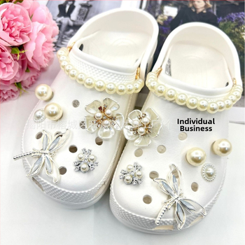 Metalni ukrasi za Crocs: cvijet camellie i dragonfly s kristalima, kompatibilno s ukrasnim kopčama Crocs, DIY materijali
