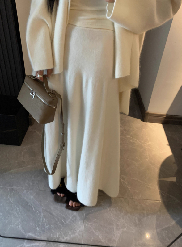 Suknja u obliku kišobrana, pletena od vune smeše, duga, mikroelastična, gradski stil