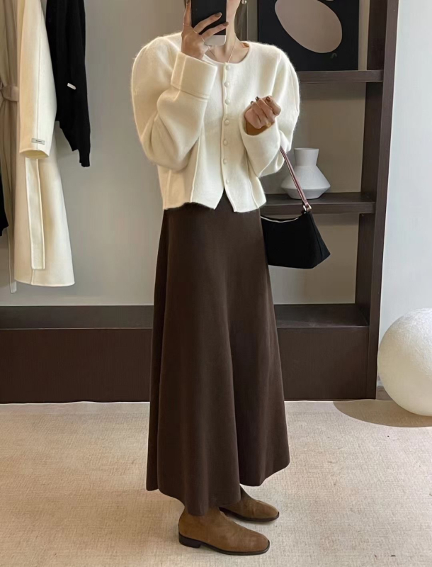 Suknja u obliku kišobrana, pletena od vune smeše, duga, mikroelastična, gradski stil