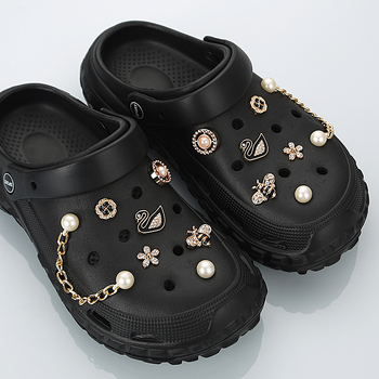 Crocs stil cvjetni privjesak za sandale i papuče, model kopče; materijal: ABS plast, čelični klinovi, lanac od aluminijskog legura