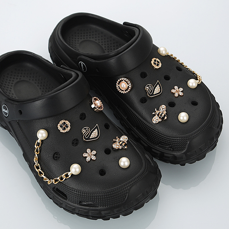 Crocs stil cvjetni privjesak za sandale i papuče, model kopče; materijal: ABS plast, čelični klinovi, lanac od aluminijskog legura