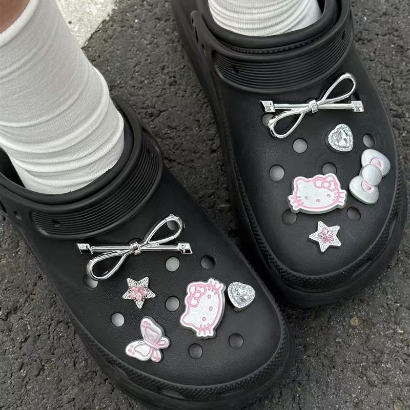 Crocs аксесоари: разглобяема катарама и украса във форма на цвете, анимационен стил, за сандали, ежедневни обувки, работни обувки и чехли