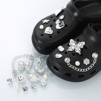 Accesoriu cataramă pentru pantofi pentru șlapi/sandale — floare Crocs, plastic ABS (Model: Cataramă pentru pantofi; Tip: Șlapi/Sandale; Stil: Crocs floare; Material: ABS plastic; Sezon: Vară, Iarnă, Primăvară, Toamnă)