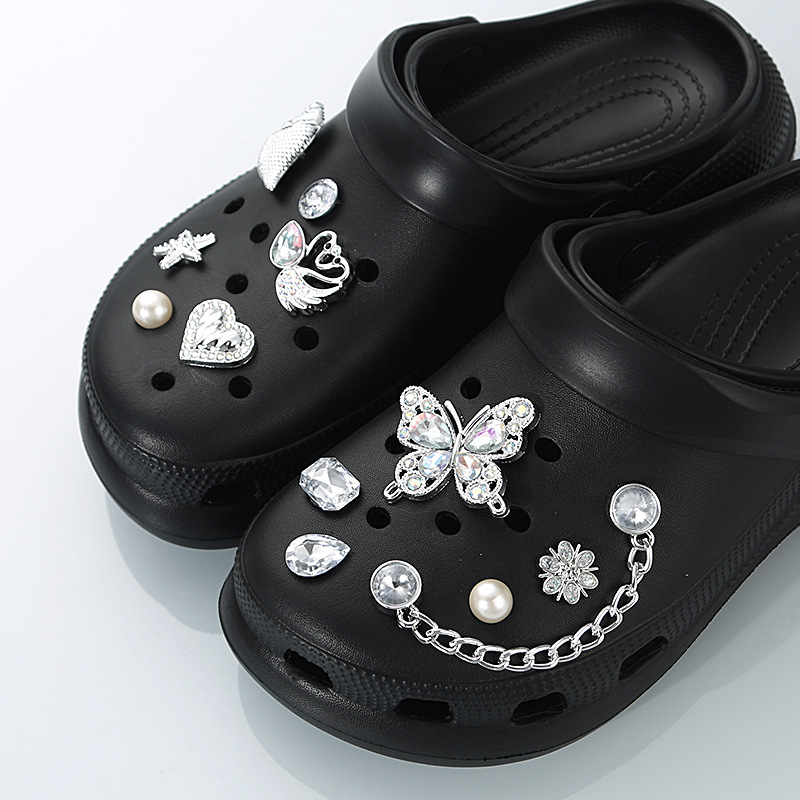 Accesoriu cataramă pentru pantofi pentru șlapi/sandale — floare Crocs, plastic ABS (Model: Cataramă pentru pantofi; Tip: Șlapi/Sandale; Stil: Crocs floare; Material: ABS plastic; Sezon: Vară, Iarnă, Primăvară, Toamnă)