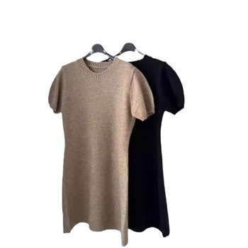 Karry poliészter kötött ruha, rövid ujjú, kerek nyakú, magas derekú, A-vonalú sziluett