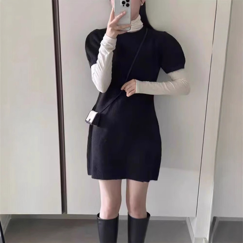 Karry poliészter kötött ruha, rövid ujjú, kerek nyakú, magas derekú, A-vonalú sziluett