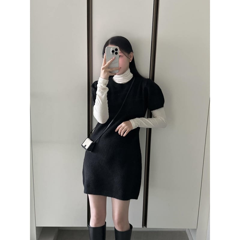 Karry poliészter kötött ruha, rövid ujjú, kerek nyakú, magas derekú, A-vonalú sziluett