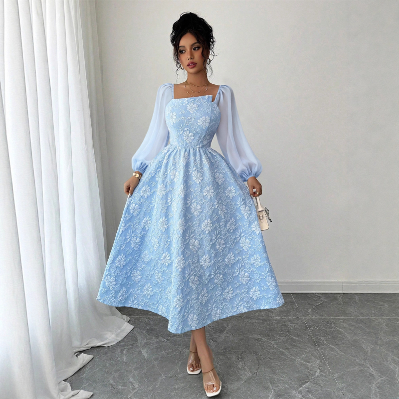 A‑vonalú ruha négyszögletes dekoltázzsal, hosszú ujjú, hosszú fazon, nyomtatott poliészter kötött anyagból