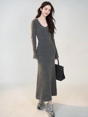 V-nyakú kötött ruha, pulóver fazon, hosszú hercegnő ujjak, elasztikus derék, középmagas hosszúságú A-vonalú szabás