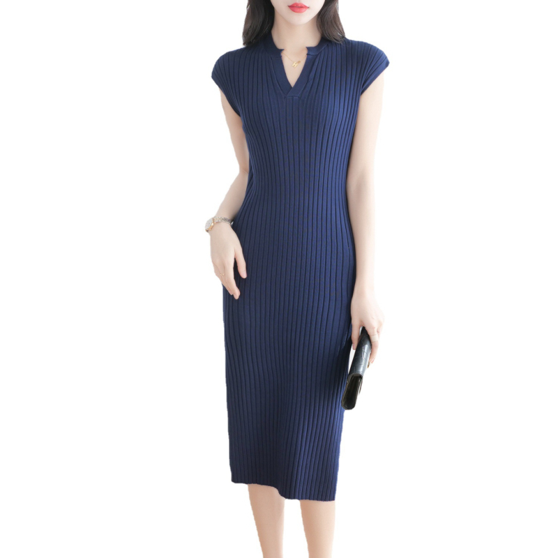 Midi pletena haljina u A-kroju s kratkim rukavima i polo ovratnikom, jednobojna, mješavina viskoze i poliestera, detalji šavova