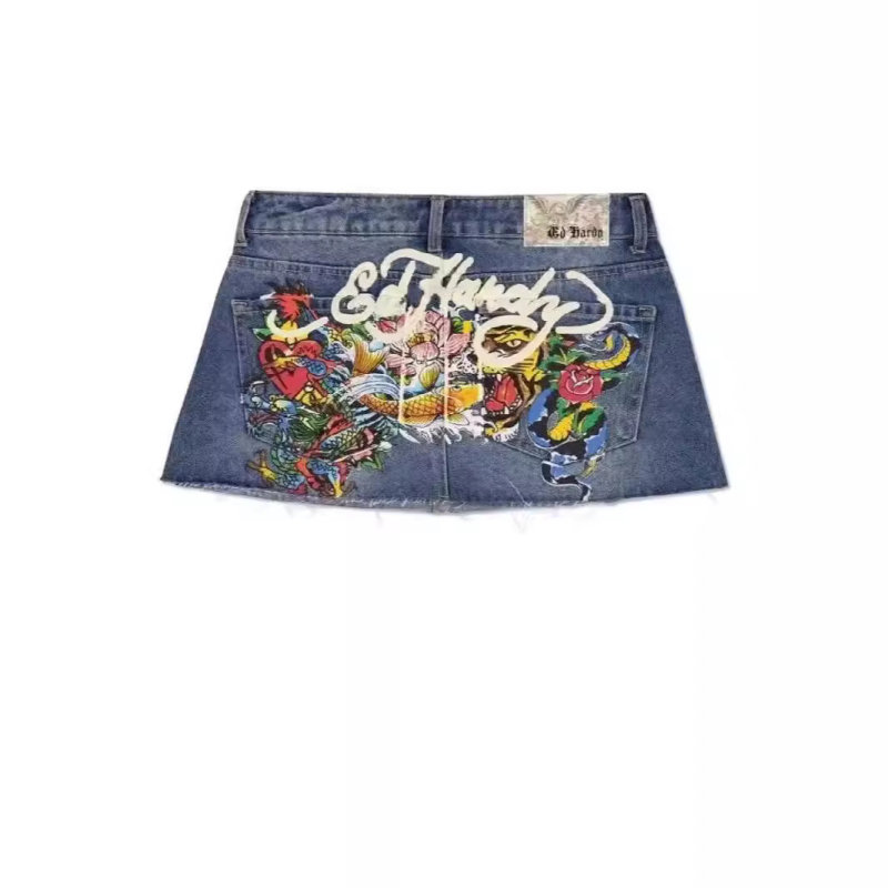 Magas derekú denim mini szoknya Y2K stílusban, street trend, domborított mintázat, karakterek motívum, 95% pamut, mikro elasztikusság