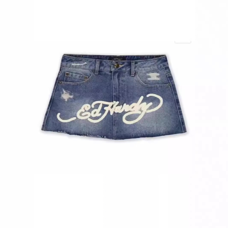 Magas derekú denim mini szoknya Y2K stílusban, street trend, domborított mintázat, karakterek motívum, 95% pamut, mikro elasztikusság