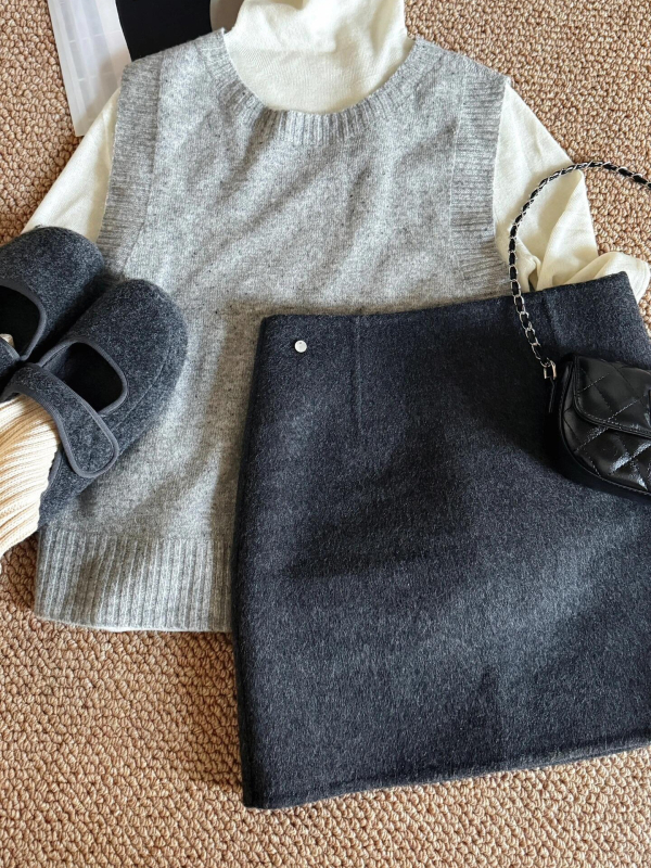 Vunena hip-hugging kratka suknja, jedinstven jednobojni uzorak, 2025 zima, japansko-korejski casual stil