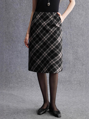 Suknja s kariranim uzorkom, vuna mješavina tkanina, glavna tkanina poliester, uski kroj, midi duljina (Pattern: Plaid; Fabric: Wool blend; Main fabric: Polyester; Skirt type: Tight skirt; Length: Mid-length)