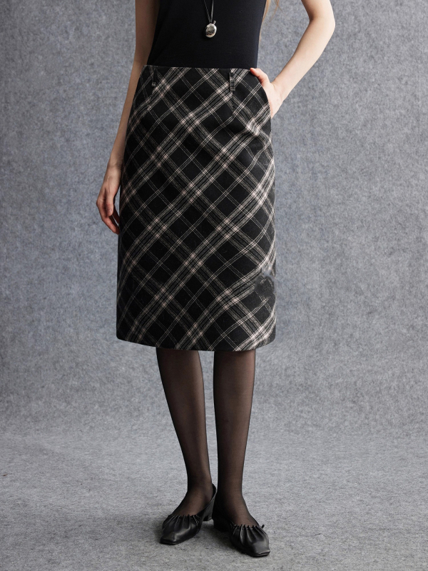 Suknja s kariranim uzorkom, vuna mješavina tkanina, glavna tkanina poliester, uski kroj, midi duljina (Pattern: Plaid; Fabric: Wool blend; Main fabric: Polyester; Skirt type: Tight skirt; Length: Mid-length)