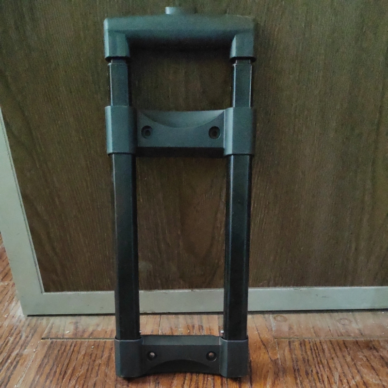 Αξεσουάρ αποσκευών: τηλεσκοπική λαβή με πολλαπλά τμήματα και κύριες ρόδες, κατασκευή από σίδηρο, μάρκα Loncin, nubuk δέρμα, Άνοιξη 2025