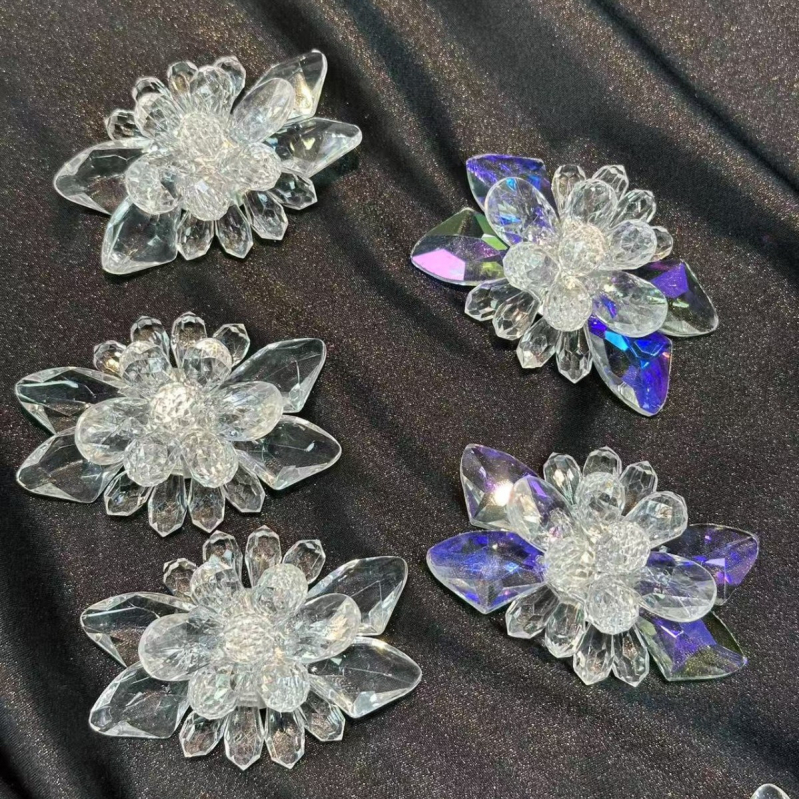 Kristalni cvjetni ukras za cipele s perlama — Model 100118; pogodan za sandale; Brend: Brightness Jewelry; Sezone: ljeto, proljeće, jesen